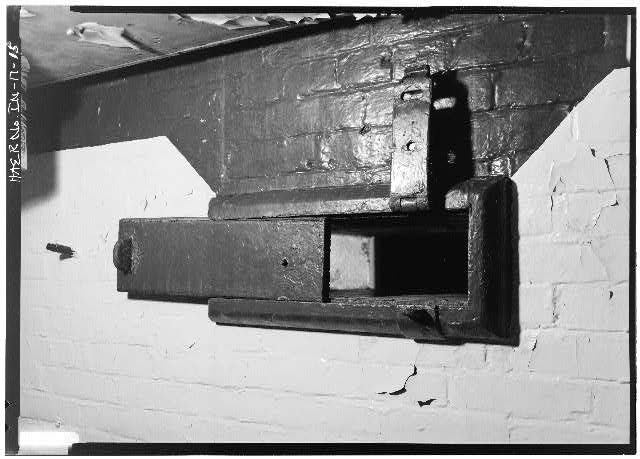 15. DETAIL VIEW SHOWING FOOD PASS-THROUGH TO CELLS -...