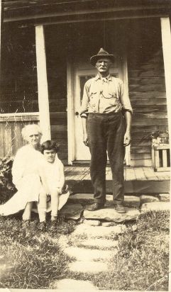 Ella and Jim Carr with Lorraine Lucas