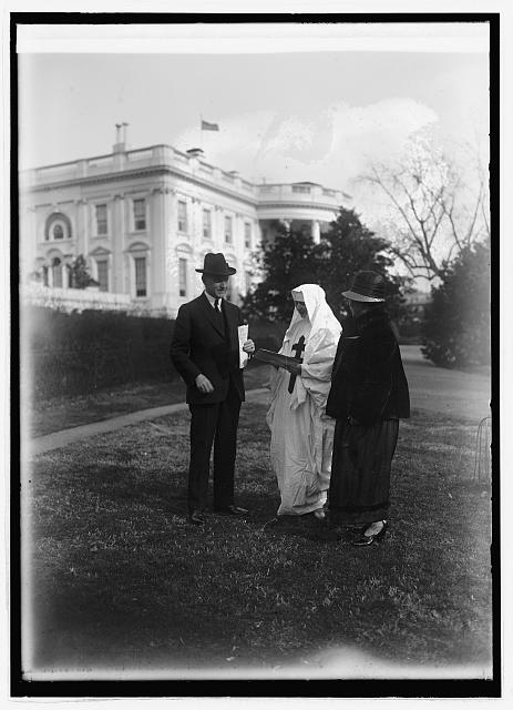Pres. Coolidge buys tuberculosis seals, 12/1/24