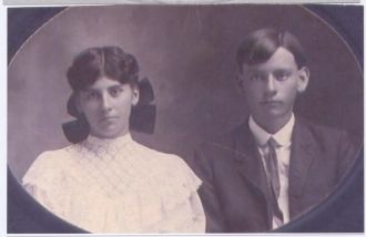 Unknown Couple, 2