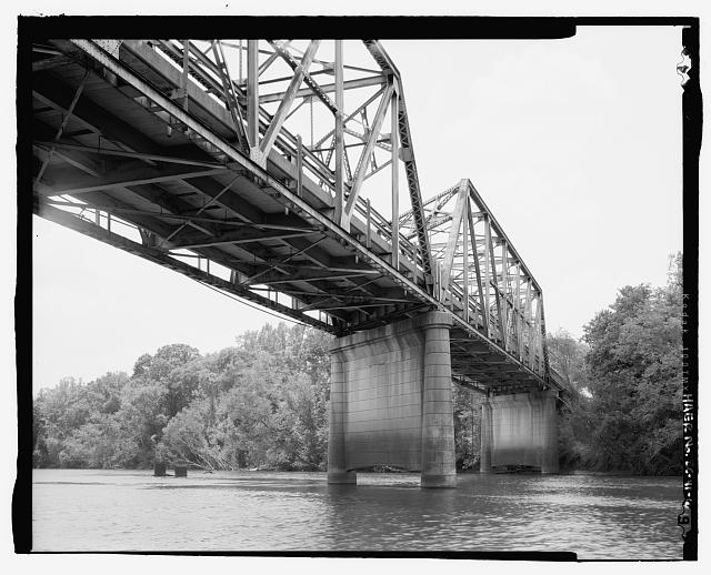 OBLIQUE VIEW OF NORTH SIDE OF PIER 6 WITH PIER 5 IN...