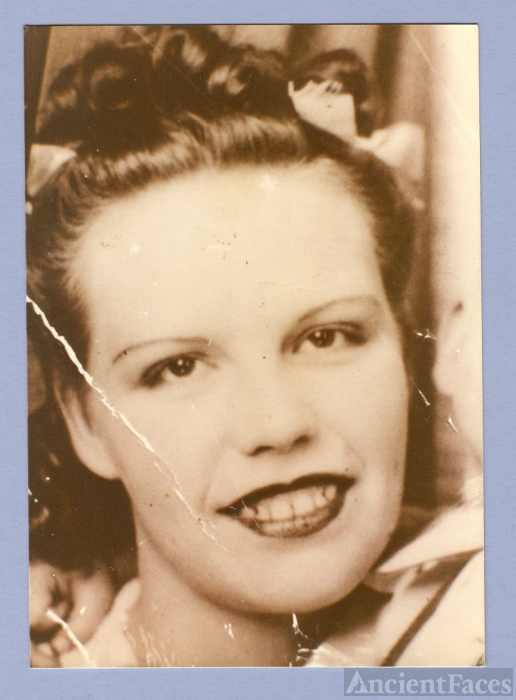 Dorothy L Olsen
