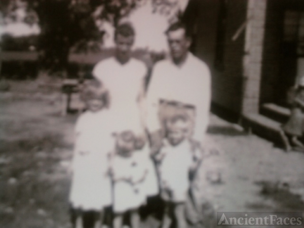 David E Vaughn Family, Arkansas 1950's