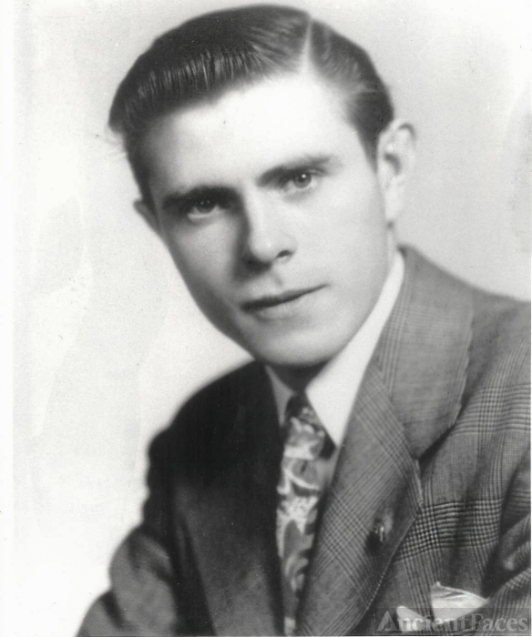 Bert Andrews