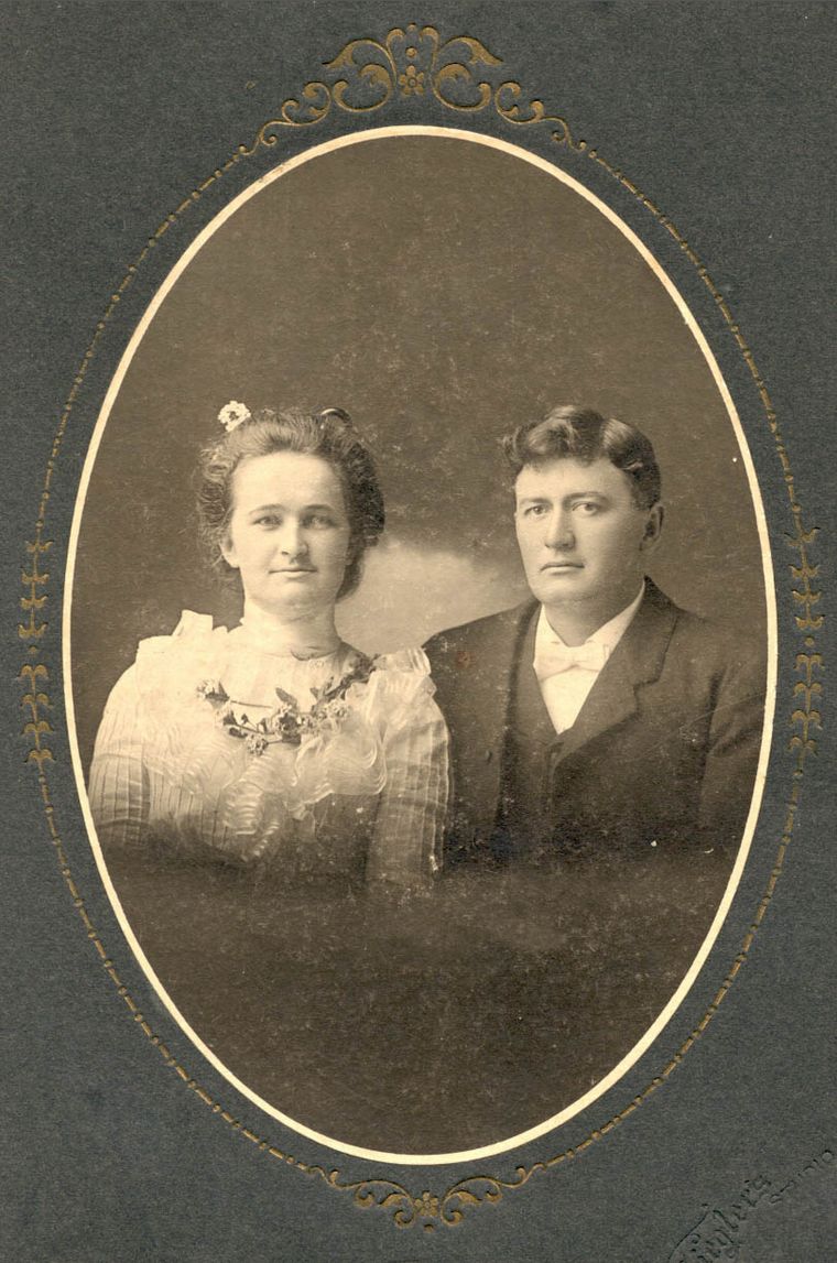 Elsa (Schwiesow) & Frank Schultz, 1901 WI