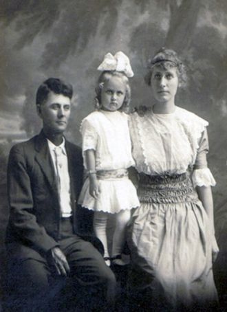 Charlie David Thornton Scott, Pearl Viola Scott , Anna Mary Hawkins Scott