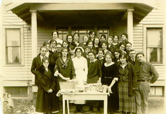 Clara Emma Weber and class at Florida Sanitarium