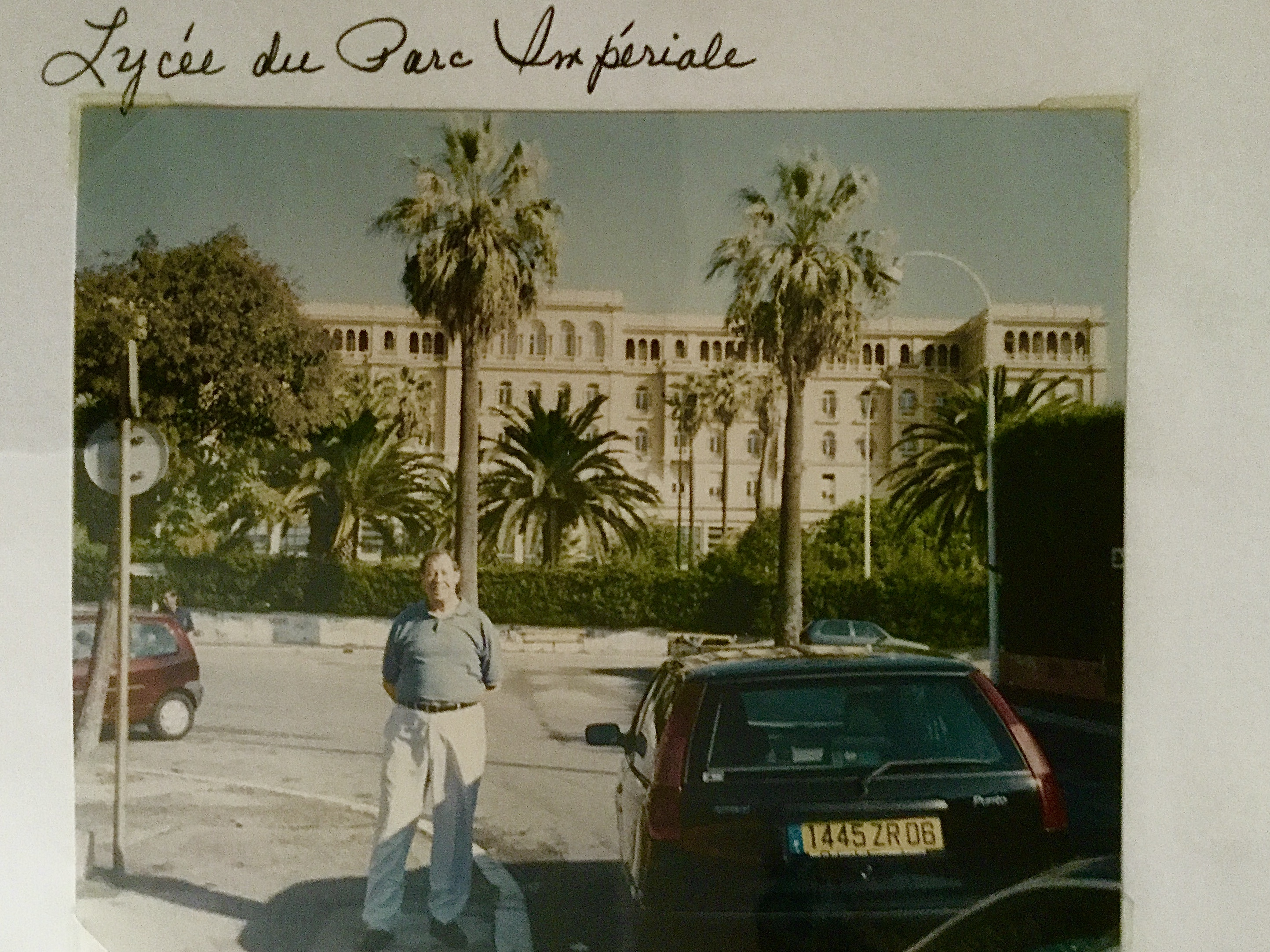 Vladimir Knyschinsky Kenn went to this school before fleeing from Nazi held France in 1940