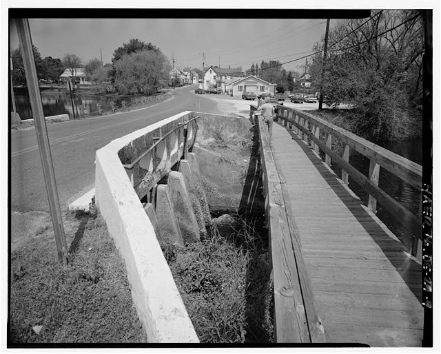 9. VIEW NORTHWARD OF BRIDGE 808 AND THE FOOTBRIDGE -...
