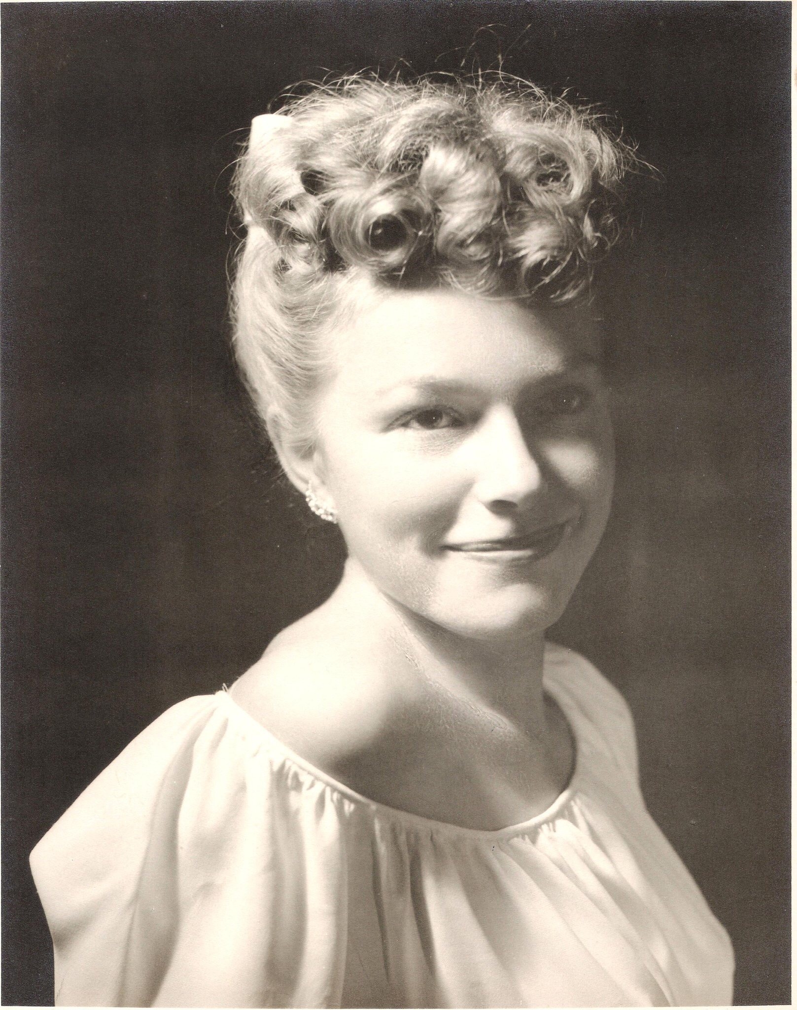 Maurine H Myers