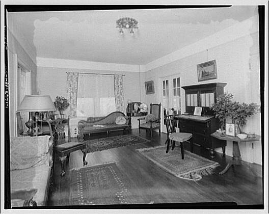Miscellaneous interiors. Living room, to window