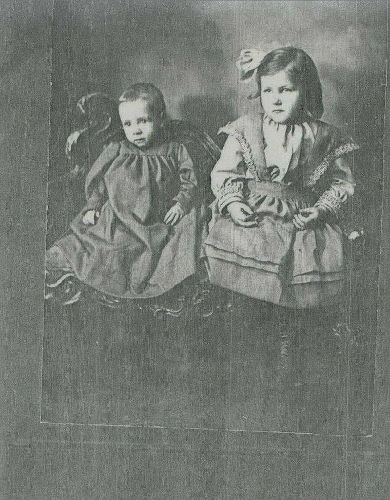 George and Fern (Brown) Halling Family 1906