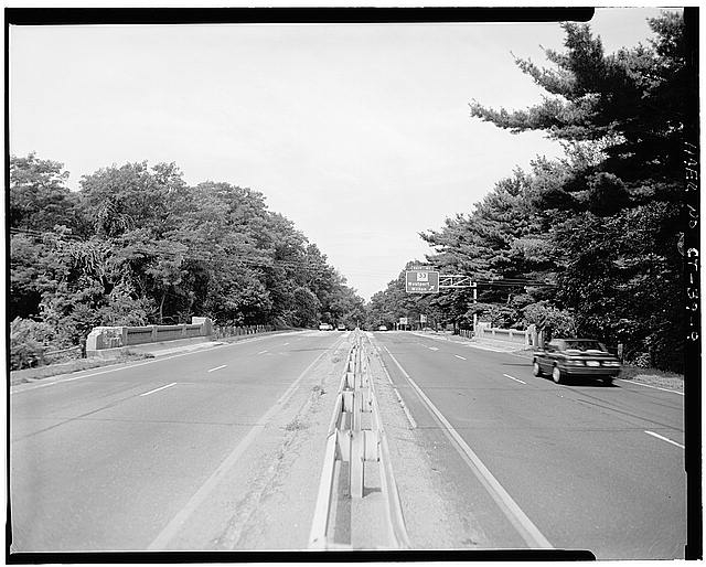 9. VIEW OF BRIDGE, LOOKING WEST FROM MEDIAN - Merritt...