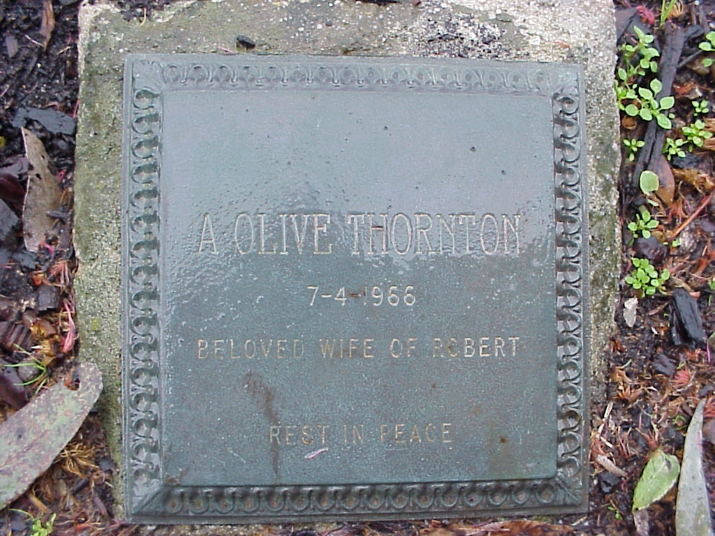 Agnes Olive Watmuff tombstone