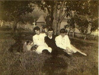 Teague sisters and friend in Yale BC