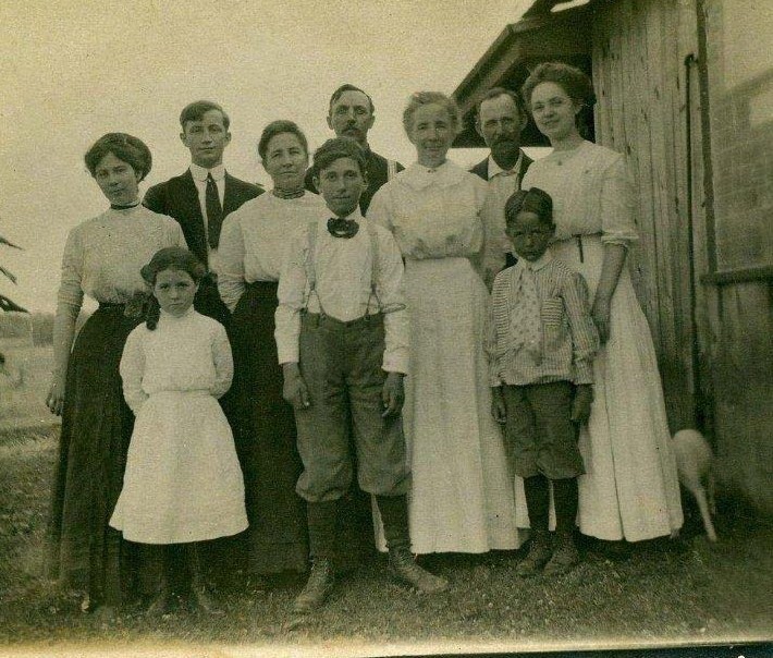 Beekman sisters family group