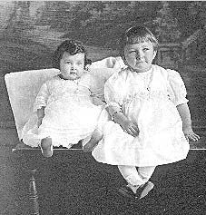 Margaret & Esther Kurtenbach, 1921
