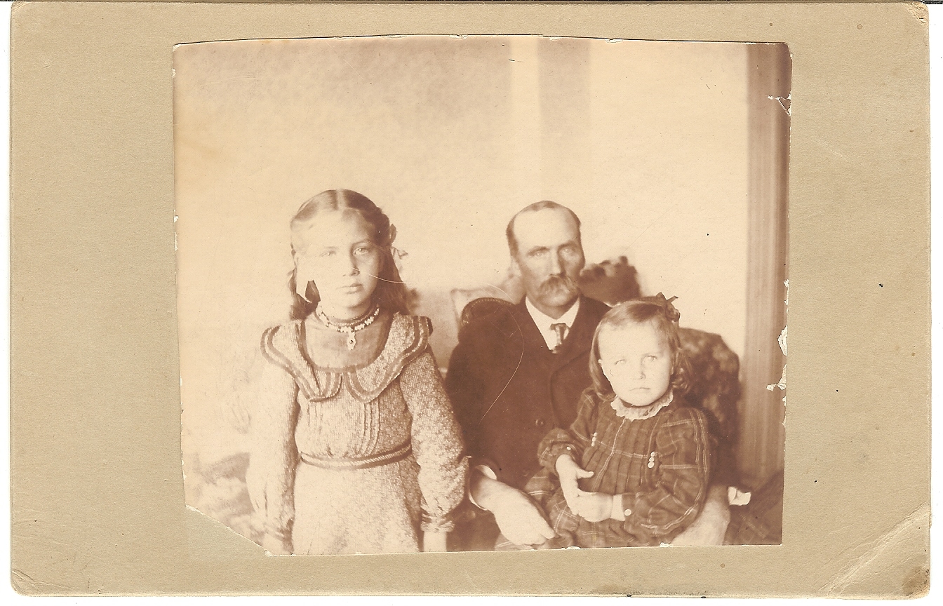 George, Daphne & Gladys Mckeown 1903