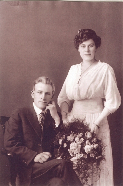 Fred LeRoy Brooks & Pauline Kadlovec wedding 1915