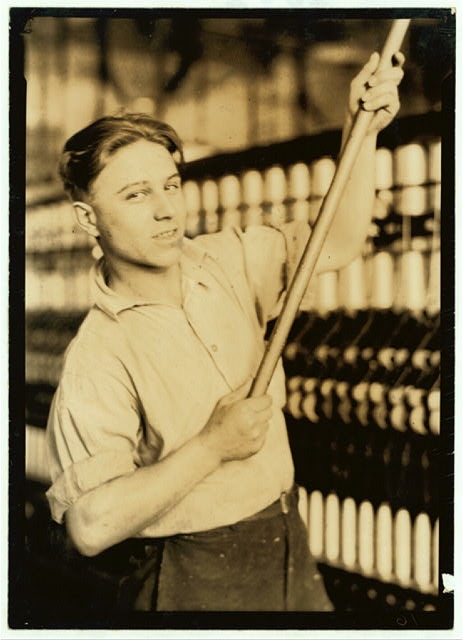 Cheney Silk Mills. Favorable working conditions....
