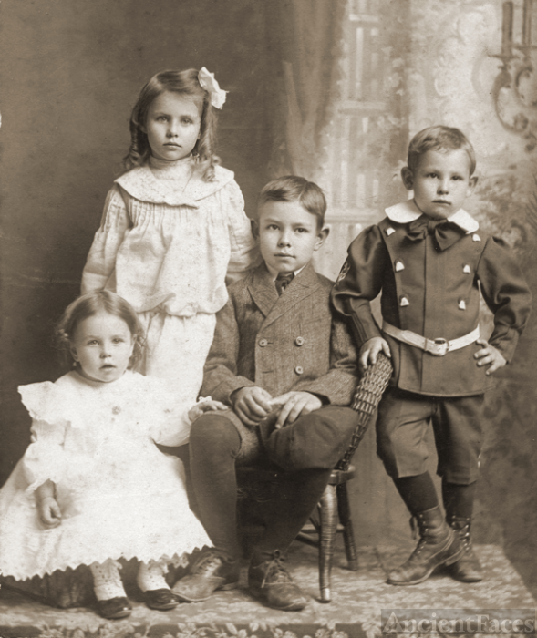 Children of Frederick Muehlhause