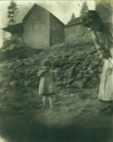 Juanita &  Hellen (Steeples) Kroetch, 1903