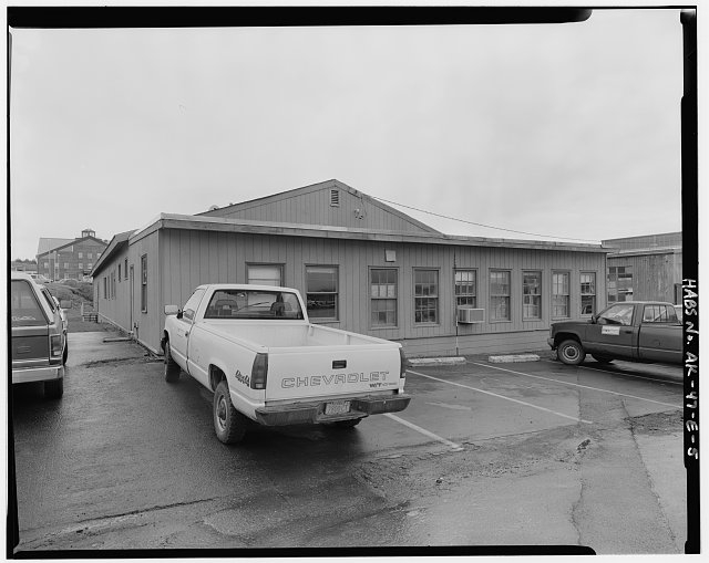 5. EXTERIOR VIEW LOOKING EAST - Kodiak Naval Operating...