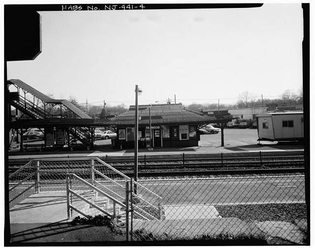 4. VIEW SOUTHEAST, NORTHWEST (FRONT) ELEVATION - Fanwood...