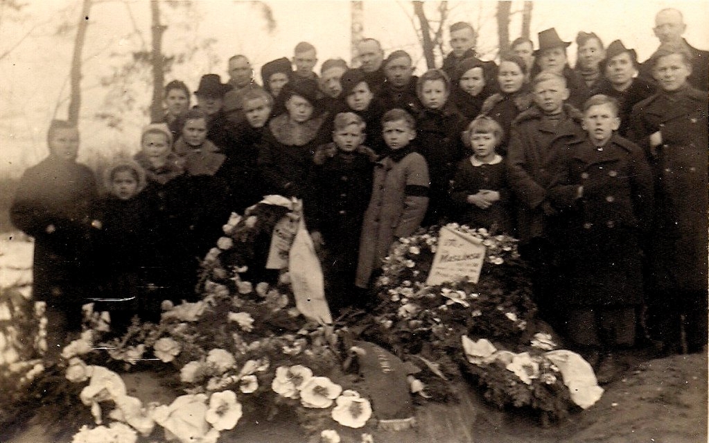Funeral of Jan Maslinski, Poland 1944