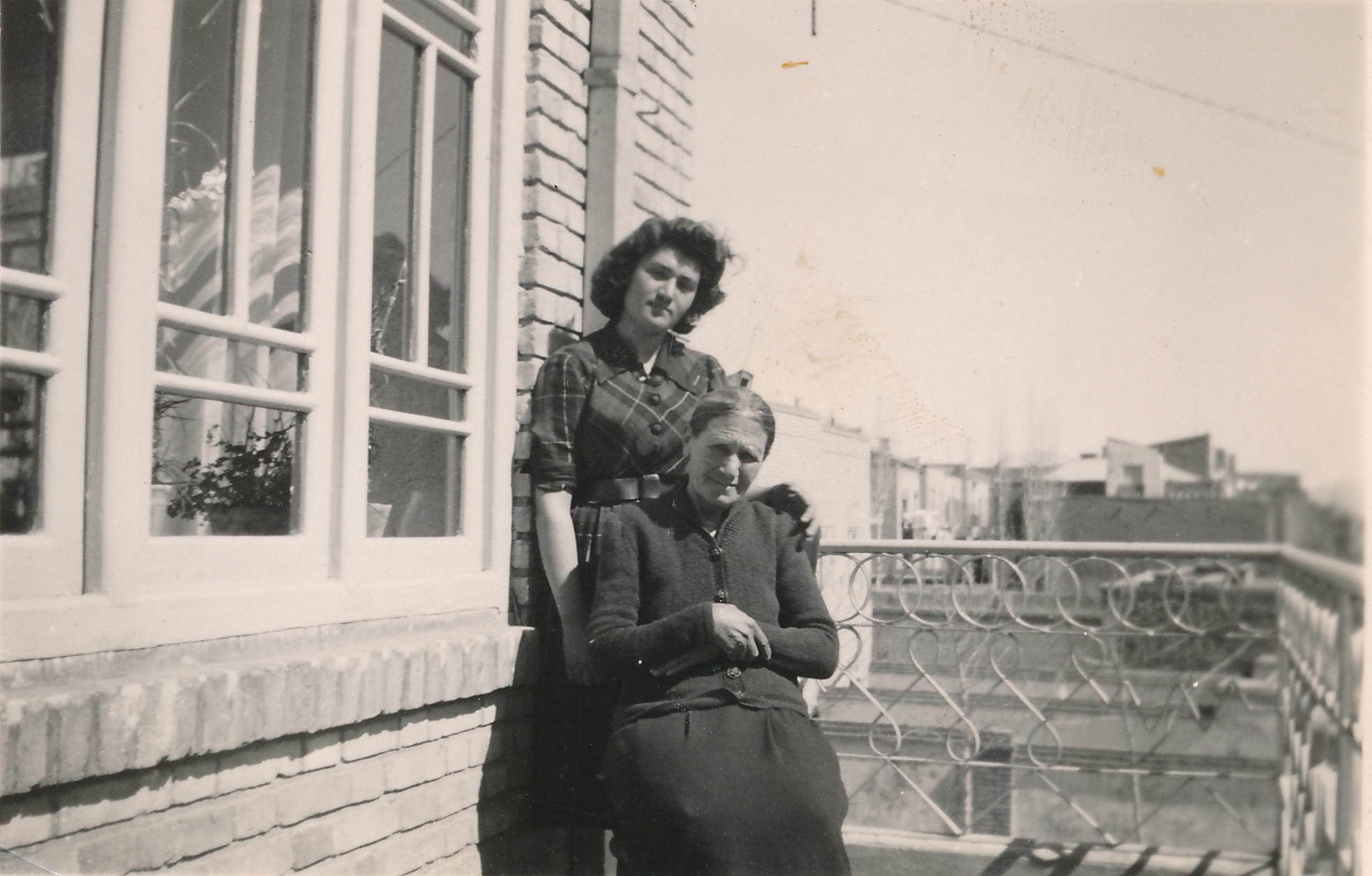 Hairanush and Golzar Boghos Yedigaryan