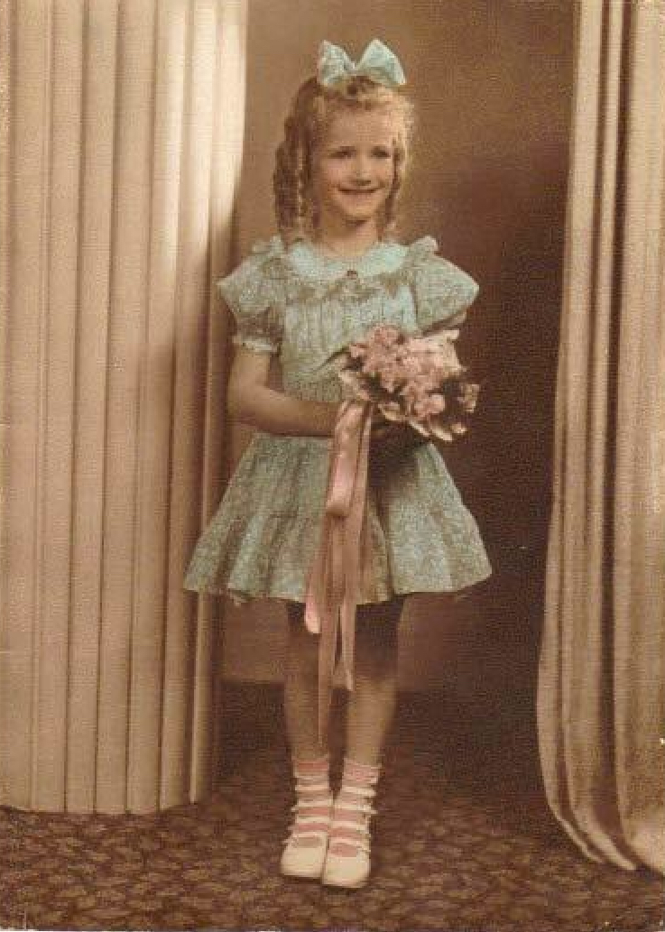 Shirley Gay (Davis) Helms