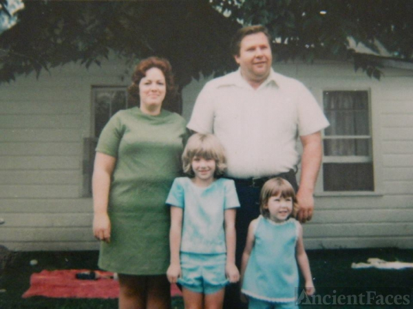 Bobby Allen Todd and family