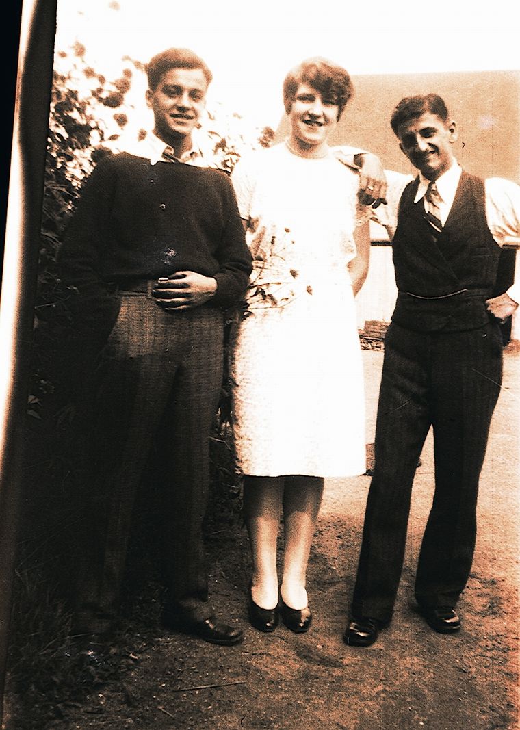 Unknown threesome