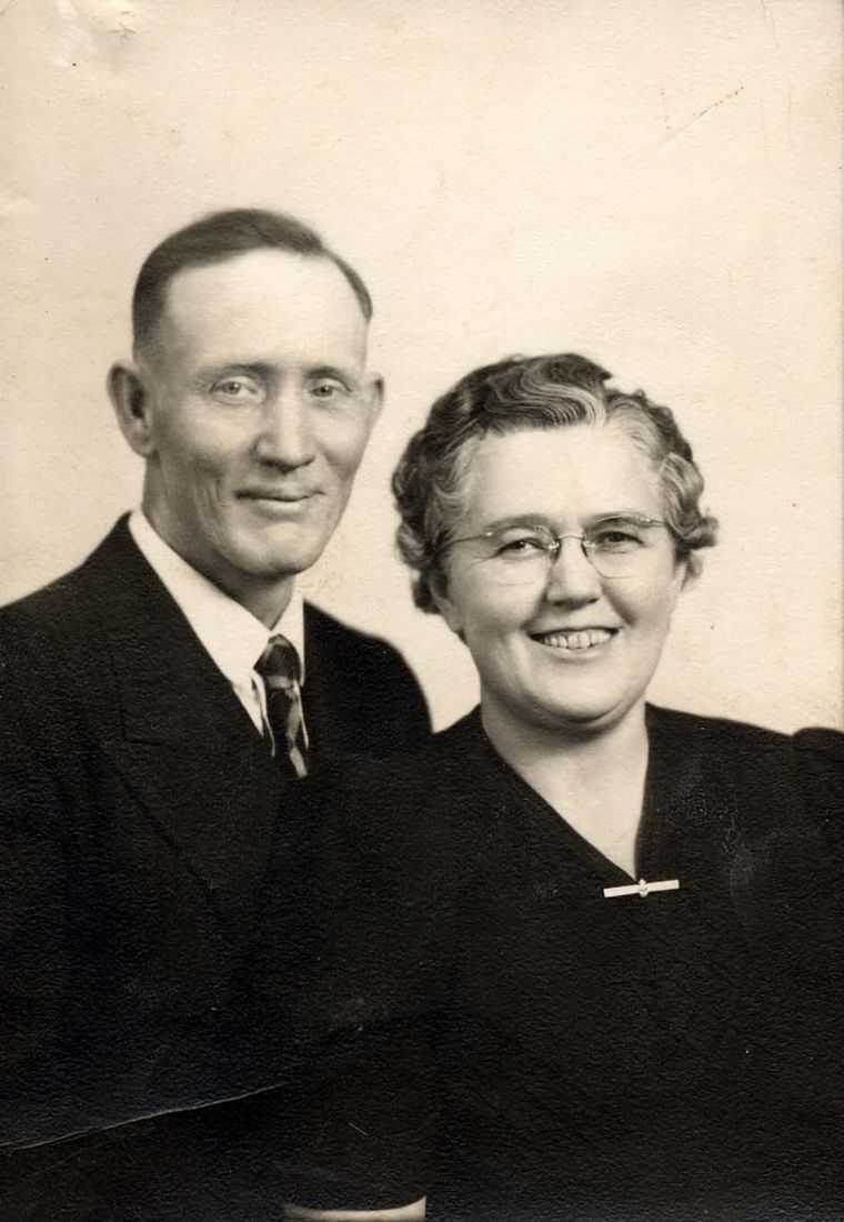 Frank W.& Annie K. Hull Sr.