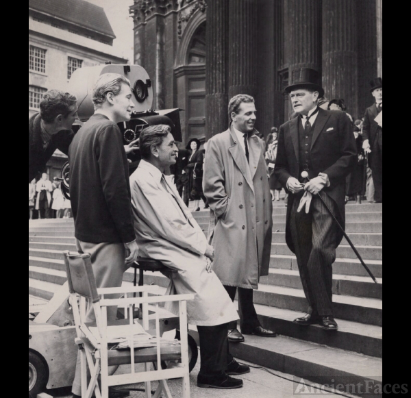 Peter O'Toole on the left and Jack Hawkins on the right.