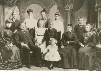 Robert William Trebra family 1903