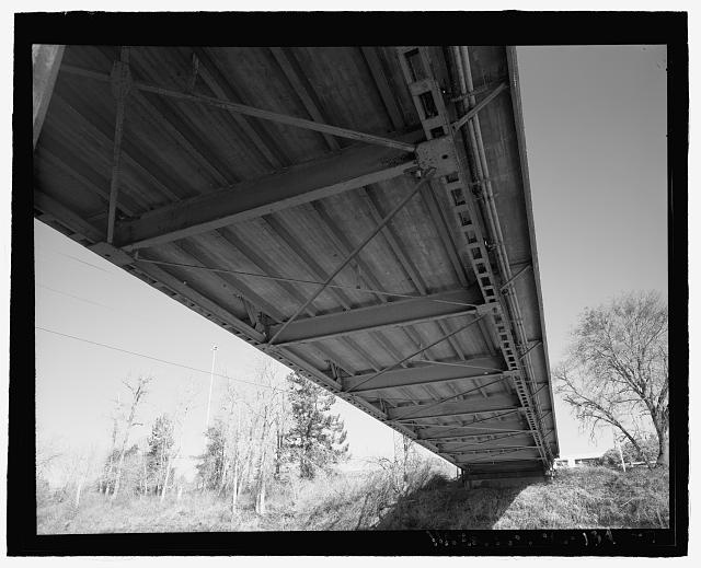 Substructure view of main through truss span, view...