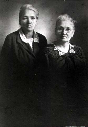 Mary Champion and sister Martha Jane Glidewell