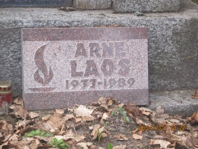 Arne Laos Gravesite