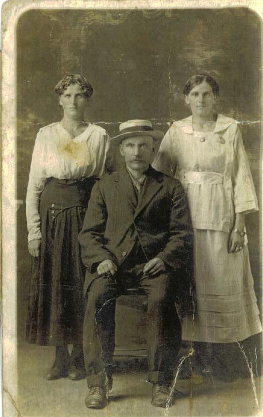 Alex, Saini and Hilda Niemi, Michigan 1920