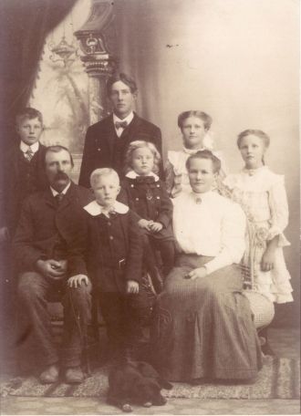 The Lund Family in 1905