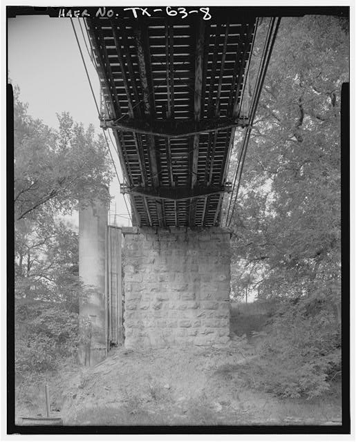 UNDERSIDE OF MAIN SPAN, FROM E. - Fort Griffin Iron Truss...