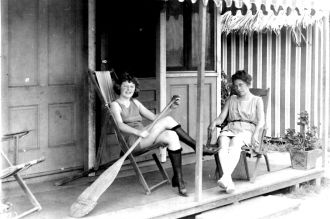 Unknown women circa 1920
