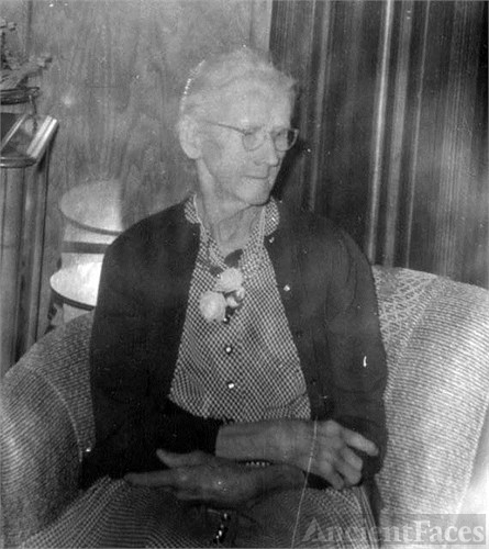 Elizabeth (Smith) Nabbefeldt