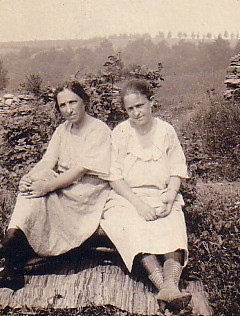 Caroline and Annie Utermarck