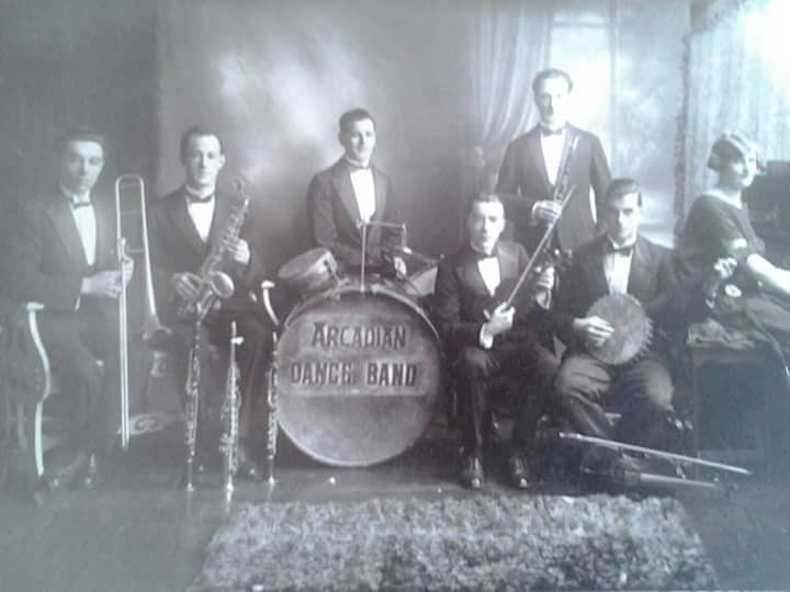 Gondoliers dance band, 1925