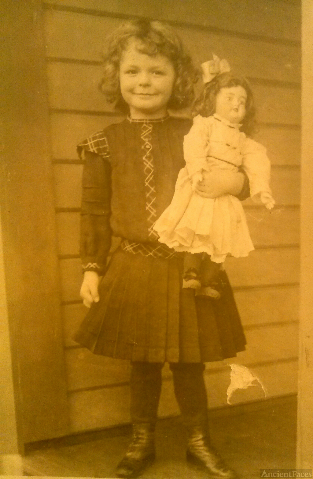 my-great-grandmother-in-1930-she-died-before-my-nan-was-old-enough-to