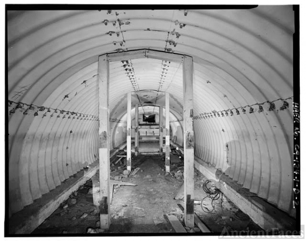 2. INTERIOR VIEW OF BURIED QUONSET HUTMENT - Fort...