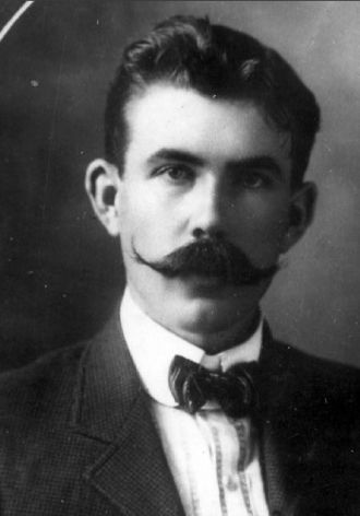 Wallace Drayton Brown, 1900