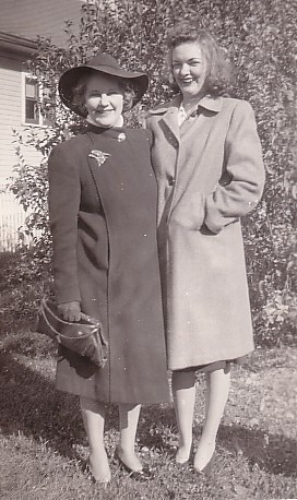 Ethel Lund Farner and daughter Bonnie Evans